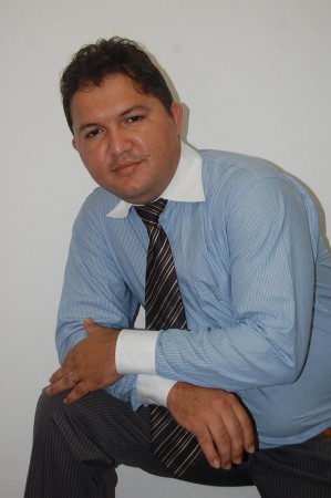 Cantor Valteires Moura